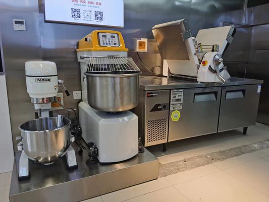 55 van de de Mixer Dubbele Snelheid 2.2kw van het Pond de Spiraalvormige Deeg Digitale Controle voor Broodgebakje en Pizza
